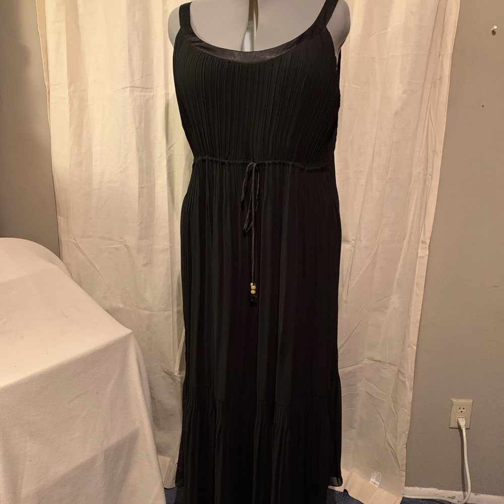 NWOT Robbie Bee Woman Black Gossimer-Style Maxi